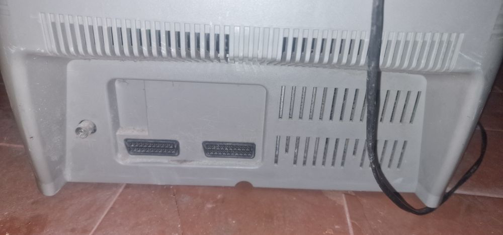 Televisão 28" Cinescópio DURABRAND (made in Turkey) bom  funcionamento