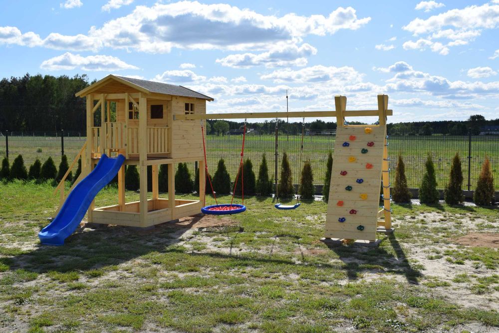 Domek dla dzieci.Plac zabaw.Zjeżdżalnia.Piaskownica.Domek ogrodowy