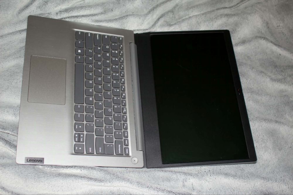 Lenovo IdeaPad 3 (model 14IIL05)