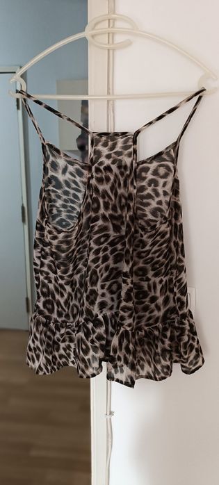 Top tecido transparente tamanho S. Usado. Estampado.
