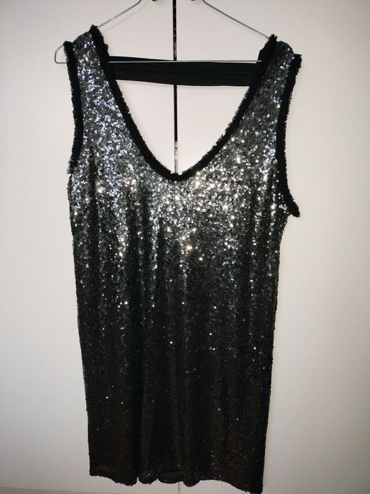 Vestido/ túnica com lantejoulas