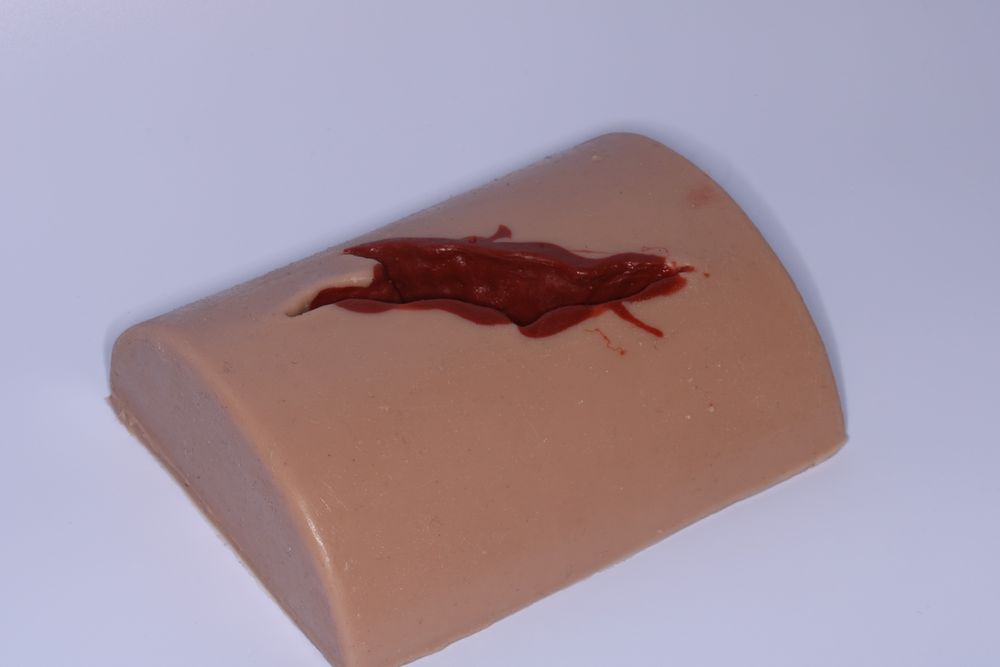 Тренажер для тампонування, макет рани. Власне виробництво