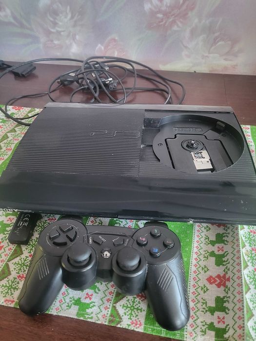 Ігровий руль Bravis PU V18.  Та приставки PS3.