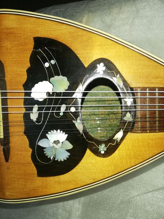 Bandolim napolitano elétrico restaurado e estojo