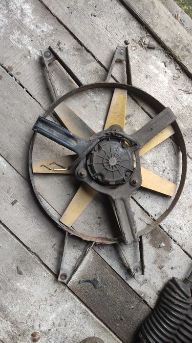 Моторчик вентилятора радиатора Альфа Ромео 164