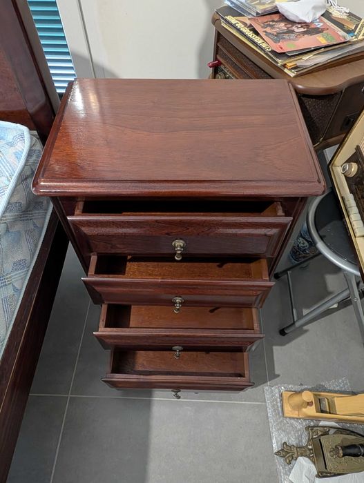 Vendo Conjunto de Móveis Clássicos (20 anos) – Excelente Estado