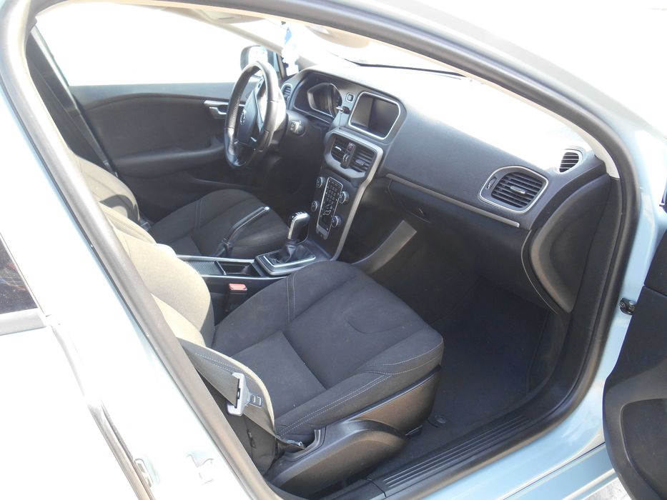 Samochód Volvo V40 D2