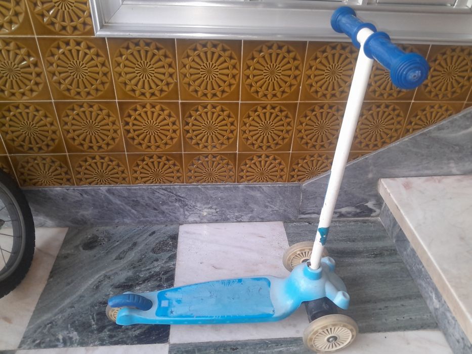 Vendo bicicleta+trotinete+ patins linha  30€