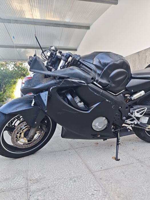 Honda CBR 600 f4i Acidentada