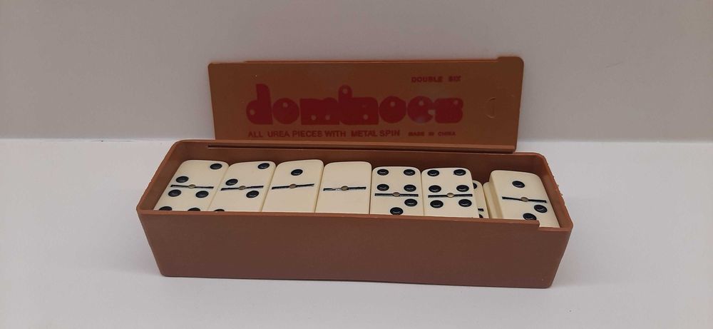 Dominó - jogo de mesa