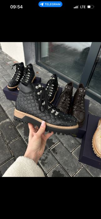 Le Silla нові черевики 37,5 розмір чорного кольору