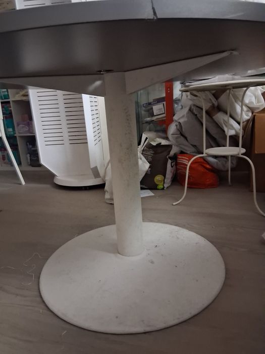 Mesa de reunioes usada em bom estado