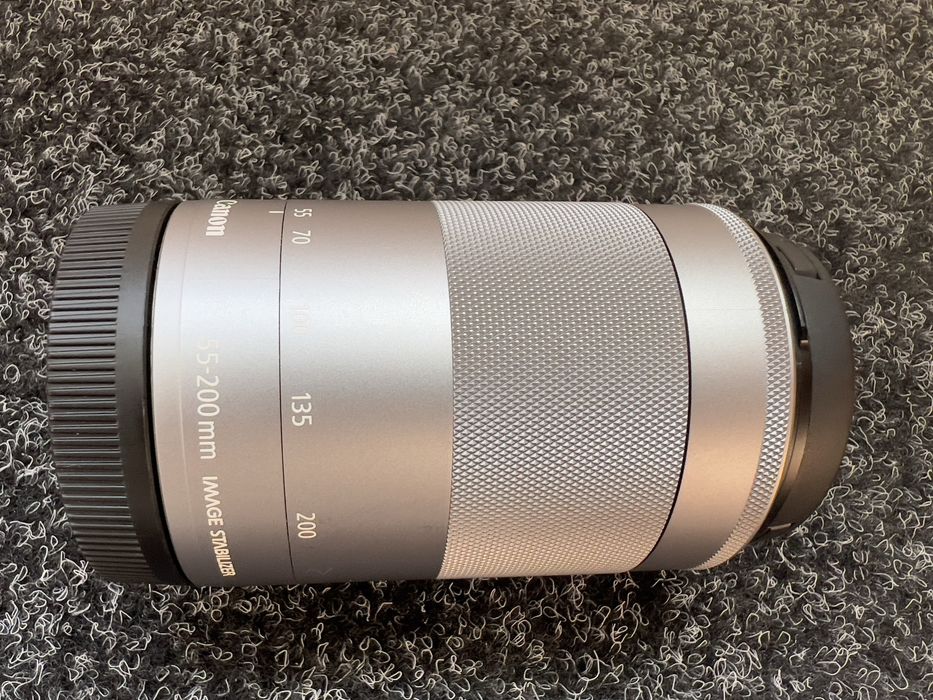 Обʼєктив Canon EF-M 55-200