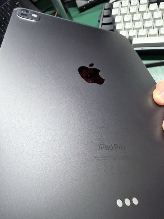 Ipad pro 11, a2836, 256gb, zmienie na 13 pro