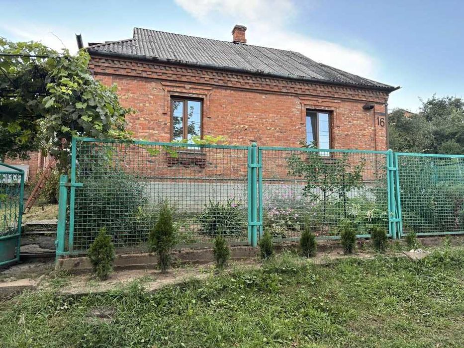 БУДИНОК  Дубово — 5 соток землі