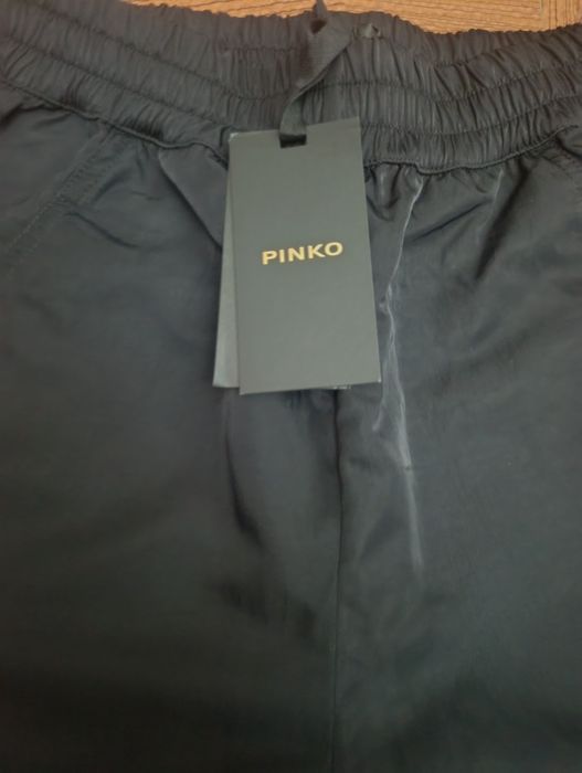 Calças cargo Pinko pretas tamanho XS veste grande Vai até um M