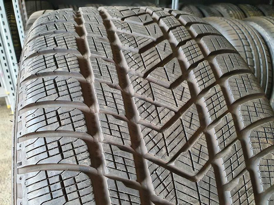 1x Opona zimowa 295/40/20 PIRELLI Scorpion Winter - N0 7mm