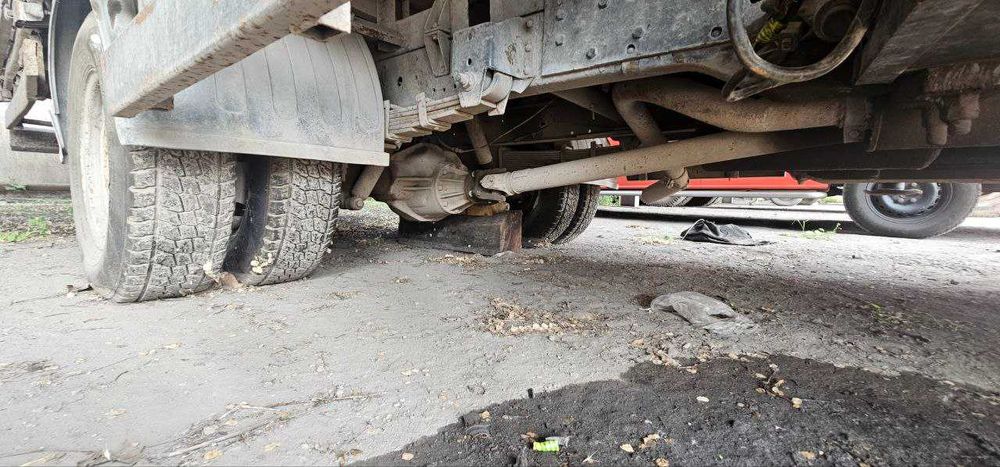 ЗИЛ 5301 (Бичок) 2005 кран-манипулятор