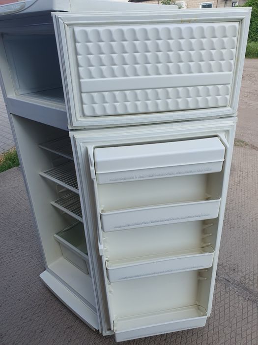 Холодильник вместительный