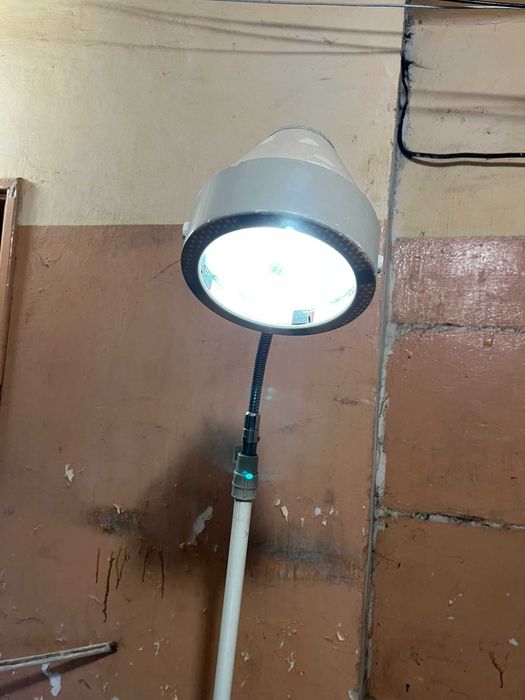 Lampa zabiegowa bezcieniowa lekarska