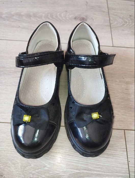 Туфлі для дівчинки