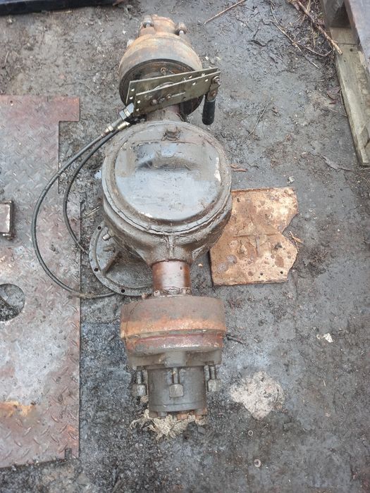 Міст ведучий на трактор