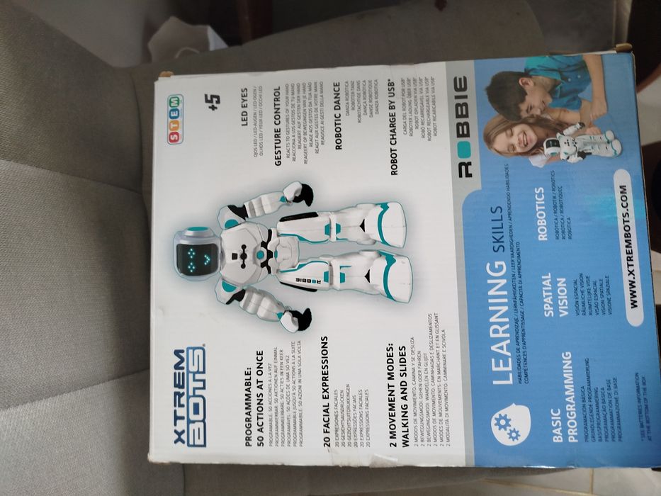 Інтерактивний робот Xtrem Bots — Robbie STEMОсновні характеристики та функції:Програмування  можливість запрограмувавати