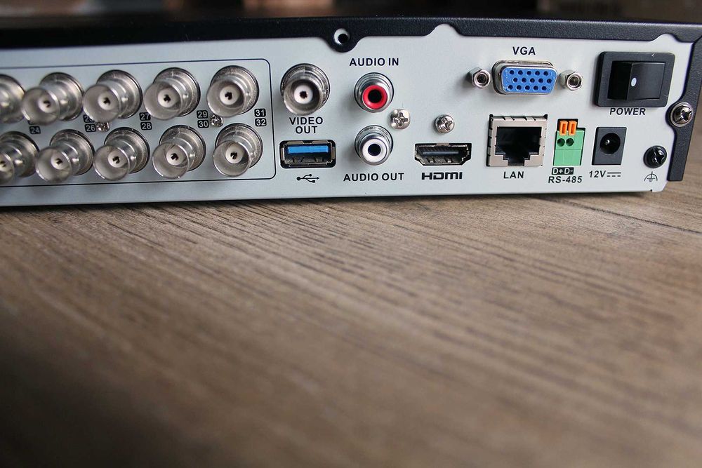 32х канальный видеорегистратор Hikvision DS-7232HQHI-K2 •8IP или 40IP•