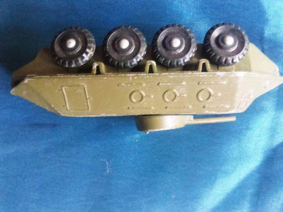 Модель игрушка БТР СССР