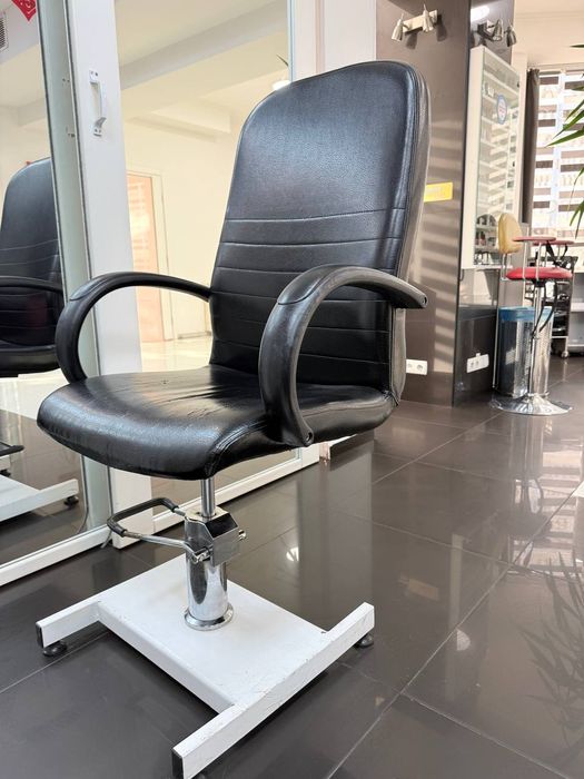 Кресло педикюрное продам