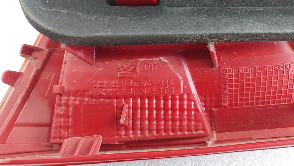 Farolim da mala direito SEAT Ibiza IV ST (6J8, 6P8)