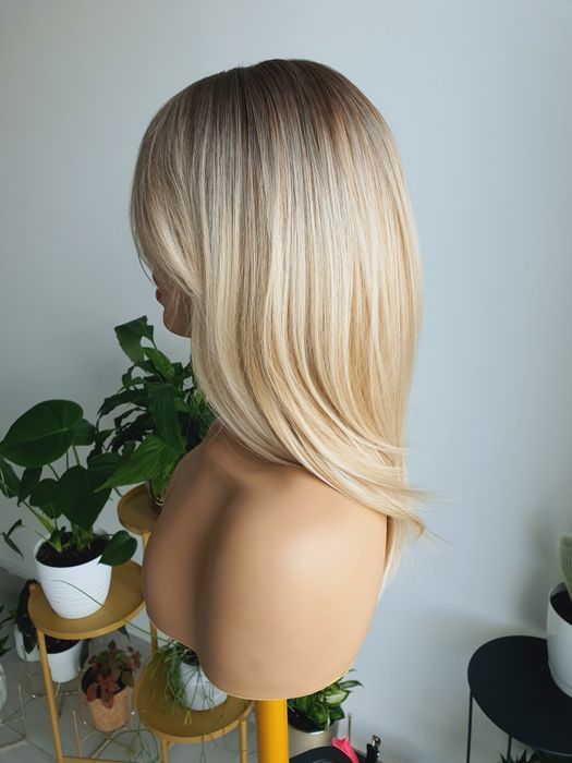 Piękny peruka mix blond 3D Natasza naturalna fryzura
