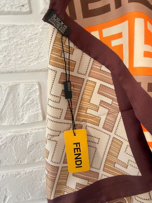 Хустка нова ШОВК 90/90см