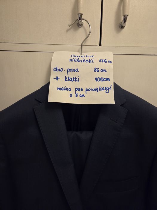 Garnitur niebieski wełniany 176/86 +/-  5 cm