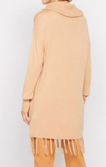 B.P.C beżowy sweter z szerokim golfem i frędzlami ^36/38