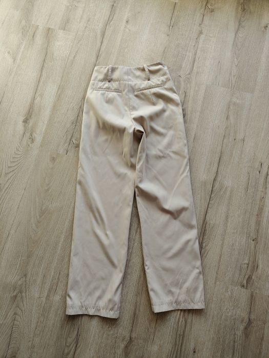 Beżowe szerokie spodnie damskie Bershka relaxed XXS 32