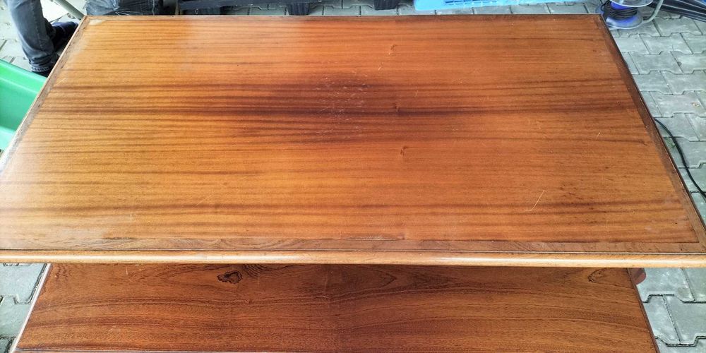 Mesa em carvalho com bancos