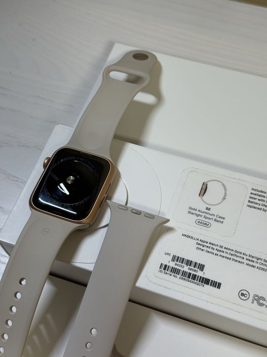 Apple Watch SE GPS 44mm Gold  (A2352) (MKQ53) оригінал+ ремінці