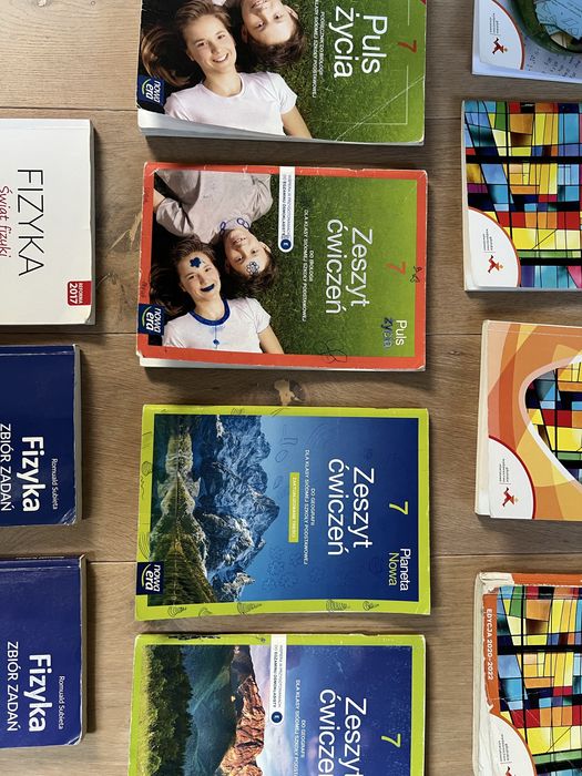 Pidreczniki z 7 klasy w stanie b. dobrym!