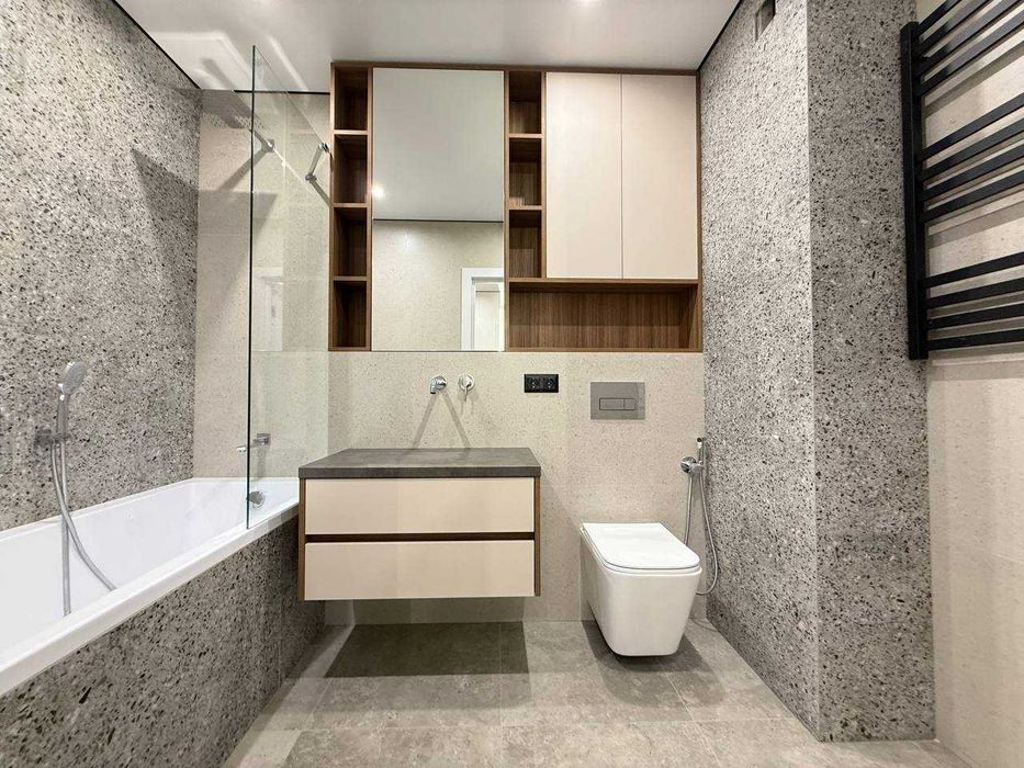 укомплектована велика 1 кімнатна квартира!