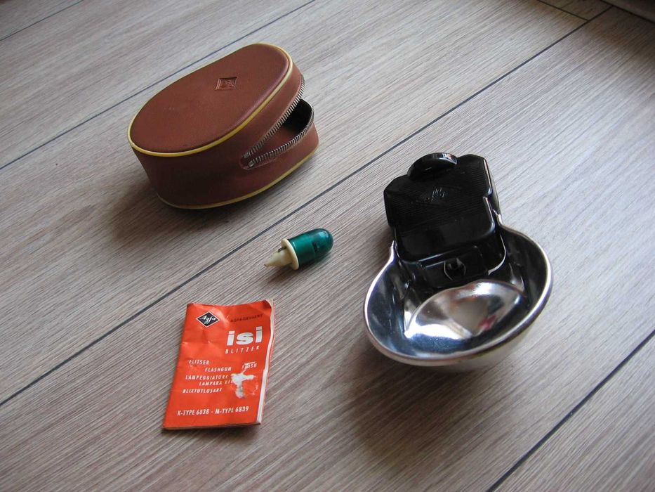 Agfa stara lampa błyskowa Isi Blitz K aparat fotograficzny PRL