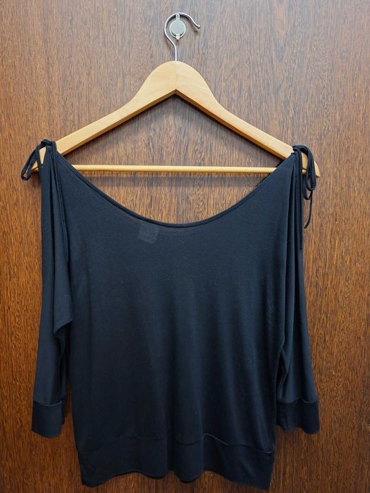 Blusa preta fina com mangas 3/4 da Salsa