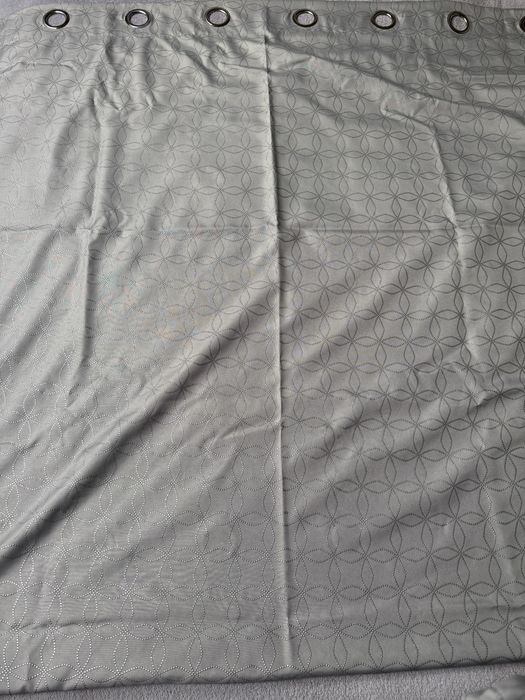 Zaslony 260x140cm szare srebrny emblemat