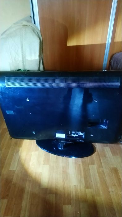 Телевизор Samsung 52"