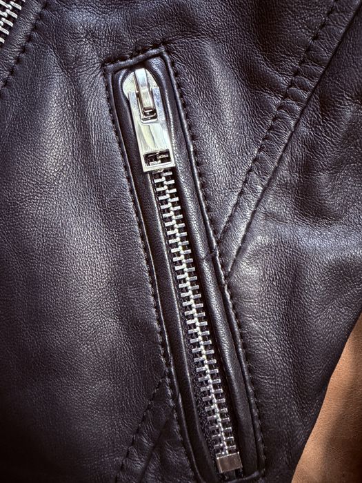 Продам шкіряну куртку від guess