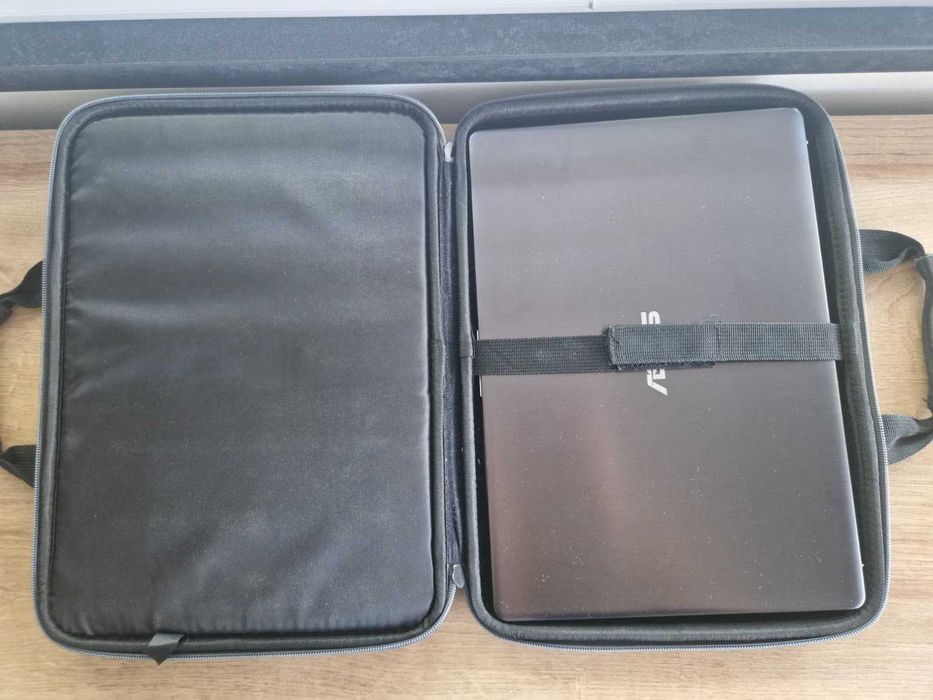 Laptop ASUS VivoBook S14 w bardzo dobrym stanie + etui na laptop GRATIS