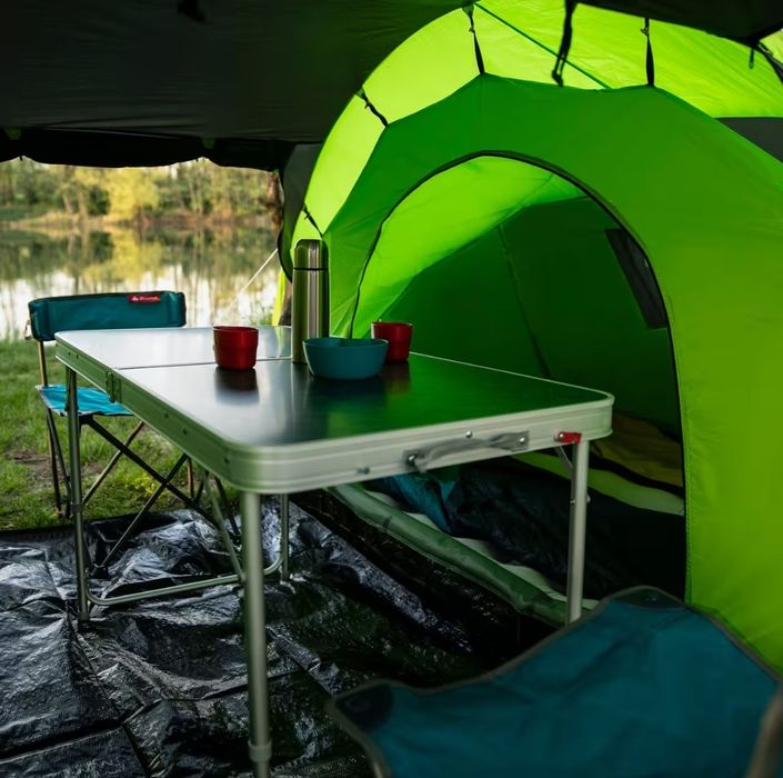 Tenda campismo 4 pessoas semi nova