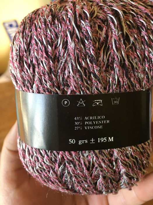 Novelos “Tango” preto, roxo, rosa e cinza, 50 gramas