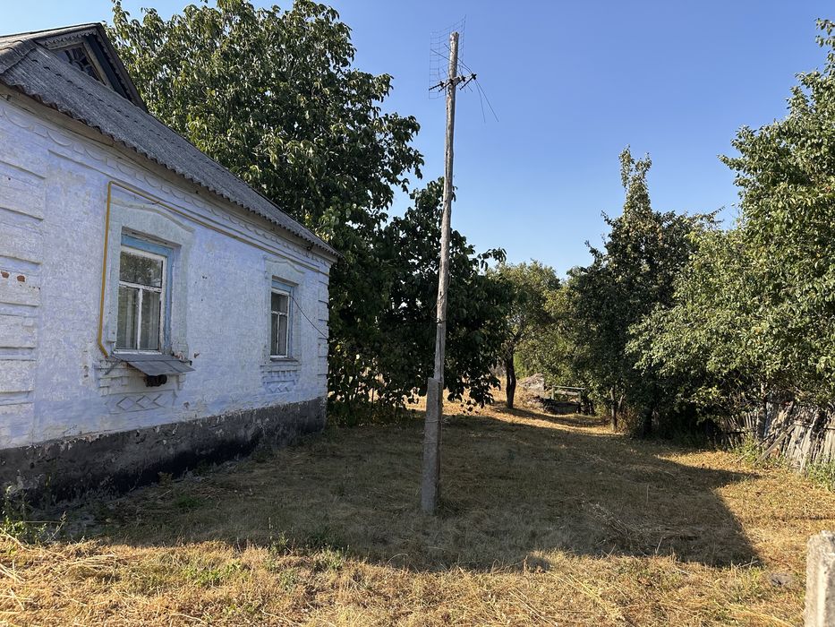 Будинок з ділянкою