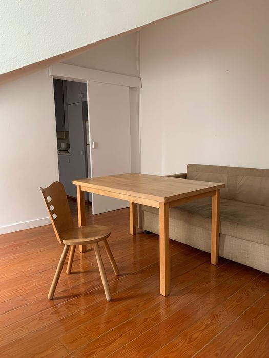 I’m giving away all the furniture for free